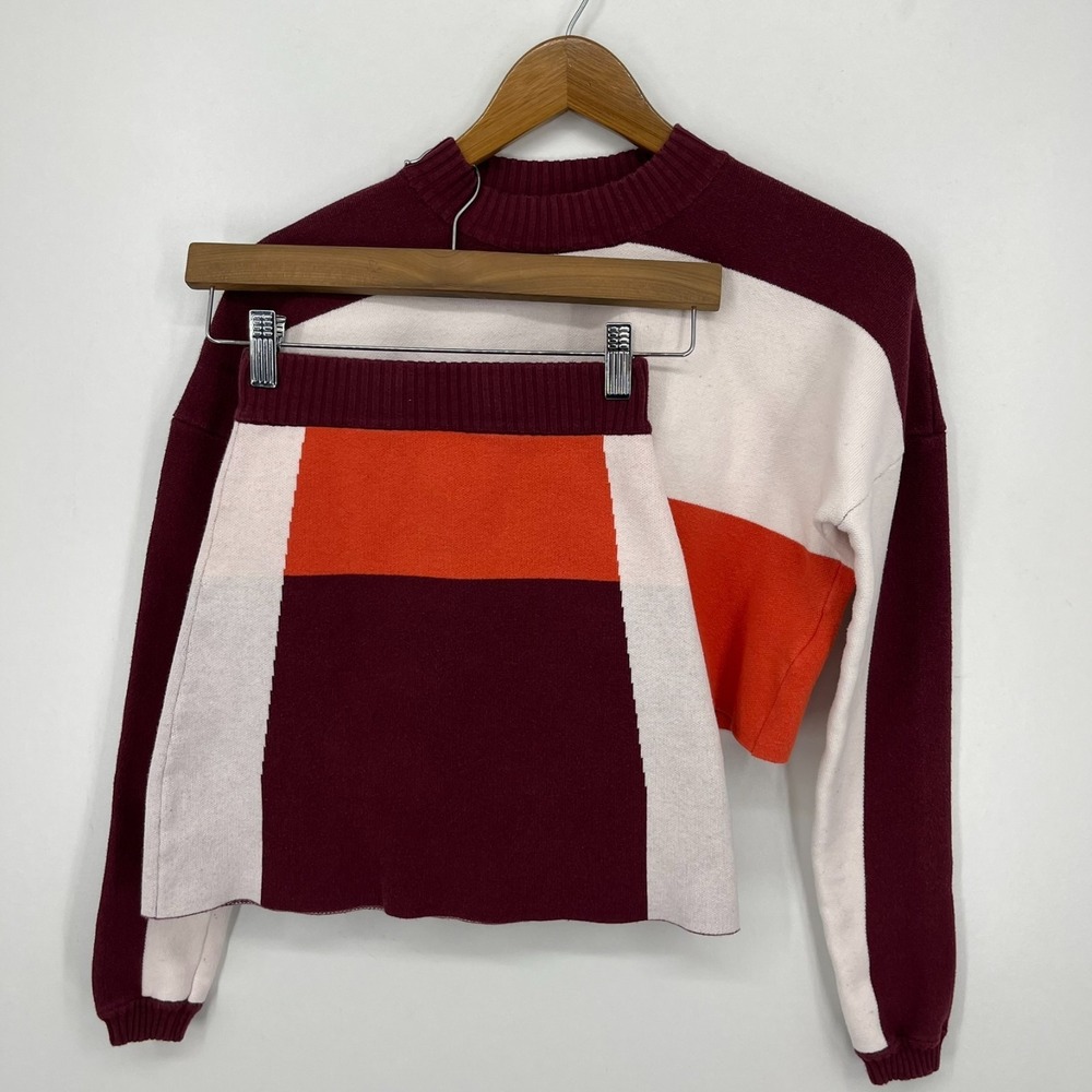 Urban Outfitters 2 Piece Set Women's M Red Cropped Sweater Mini Skirt Colorblock